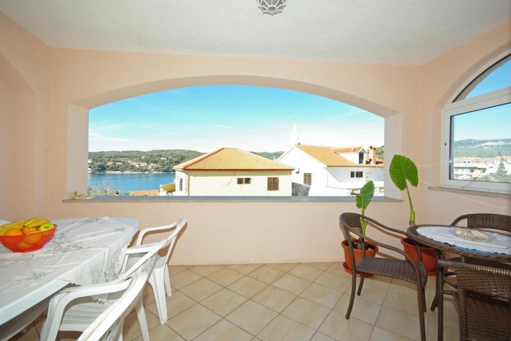Apartments Villa Rose Sumartin Bagian luar foto