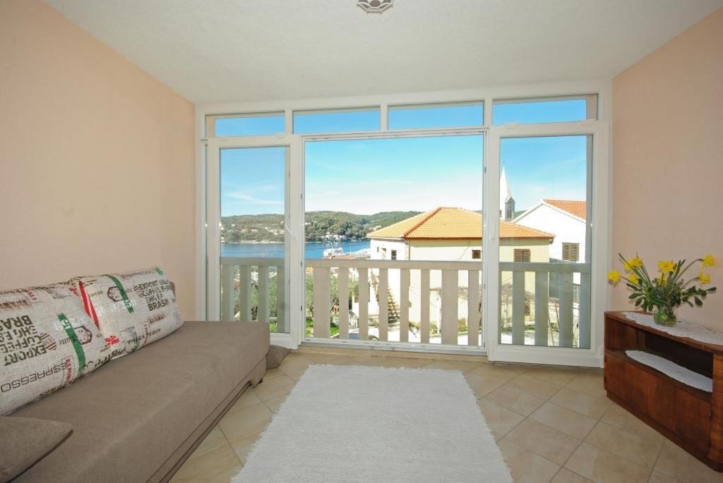 Apartments Villa Rose Sumartin Bagian luar foto